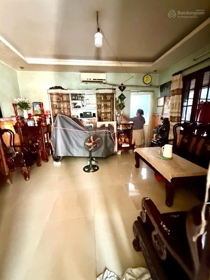 Chỉ 15m ra mt nguyễn thị thậpq7phù hợp xây chdv 7 tầng có hầmdtcn 157m2. ngang 5.3m. nhỉnh 15 t