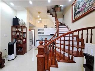 Trung tâm phố cổ  lô góc 3 thoáng  20m ra mặt phố  tặng lại toàn bộ nội thất sang xịn.