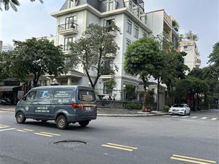 Cực rẻ rẻ nhất kđt. tứ hiệp vị trí đẹp lô góc vỉa hè đá bóng kinh doanh sầm uất 200m 38,8 tỷ.