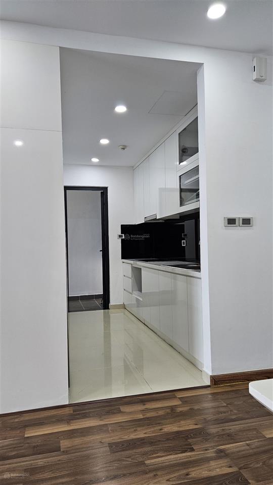 Chính chủ cần bán gấp căn hộ 2pn 2vs, goldmark city giá 4,8 tỷ. dt 86m2, sổ đỏ, full nội thất