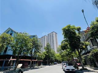 Nhà mới thang máy cực thoáng  ô tô đỗ cổng  cạnh đô thị xa la tiện ích bạt ngàn