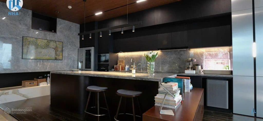 Penthouse đẳng cấp hồ tây toà nhà d'eldoradodiện tích 155m2. full nội thất cc giá bán 27 tỷ bao phí