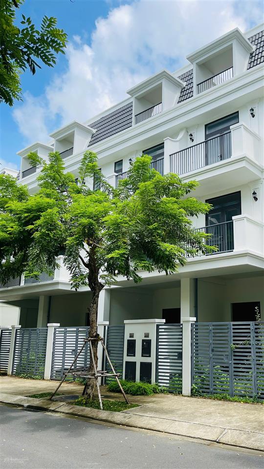 Nhà phố lavida xây dựng 5x13m, ngay sát căn góc rất thoáng  đã có sổ hồng  giá tốt 7,750 tỷ