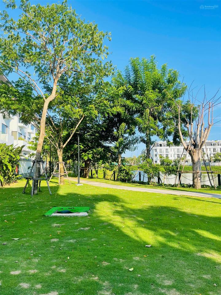 Nhà phố lavida xây dựng 5x13m, ngay sát căn góc rất thoáng  đã có sổ hồng  giá tốt 7,750 tỷ