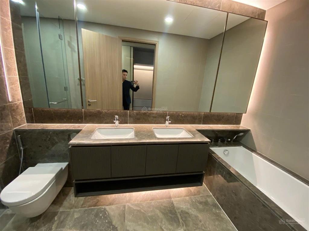 Cho thuê 3 phòng ngủ river thu thiem 50 triệu net full nội thất view sông, landmark 81 137m2