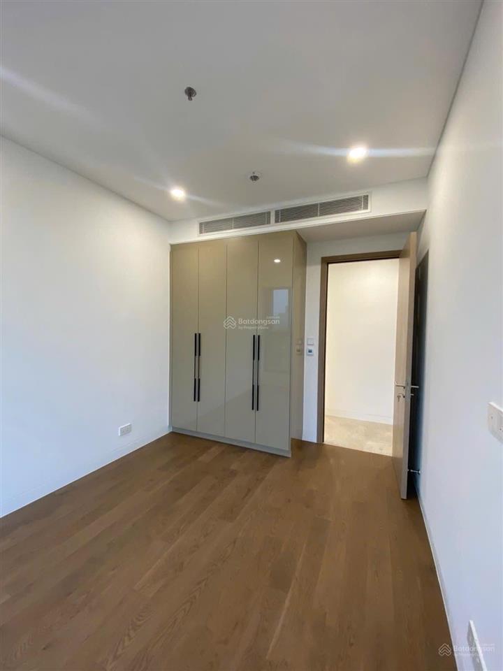 Cho thuê 3 phòng ngủ river thu thiem 50 triệu net full nội thất view sông, landmark 81 137m2