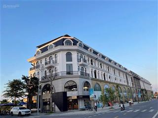  cần thanh khoản shop house giữa trung tâm thị xã thú thọ, đang kinh doanh tốt và cho thuê tốt.