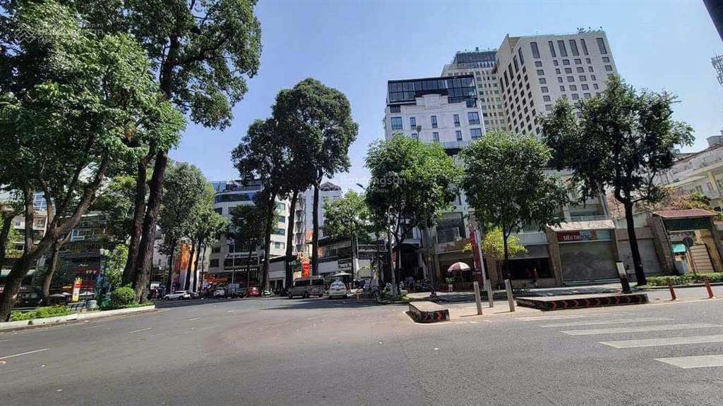 Tòa building góc 2 mặt tiền bến thành quận 1  dt 14x30m  2 hầm 10 tầng  hđt 12 tỷ/năm