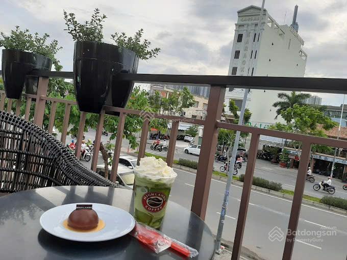 Bán căn hightland coffee góc 2 mt trần não  5x42m  hđt 100 tr/th  hạ sâu về 37 tỷ