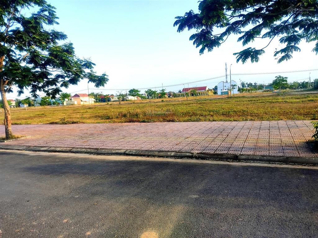 Chính chủ cần gửi bán đất đường 10m5 dự án cầu hưng lai nghithe riveria hội an giá chỉ 11.7 tr/m2