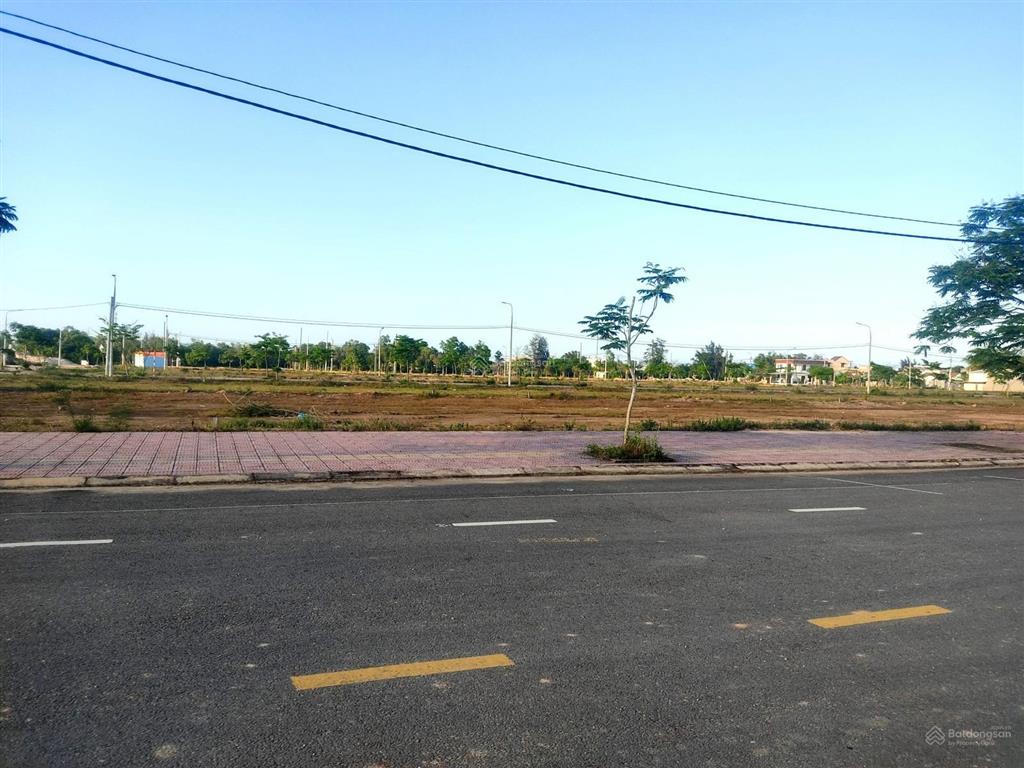 Chính chủ cần gửi bán đất đường 10m5 dự án cầu hưng lai nghithe riveria hội an giá chỉ 11.7 tr/m2