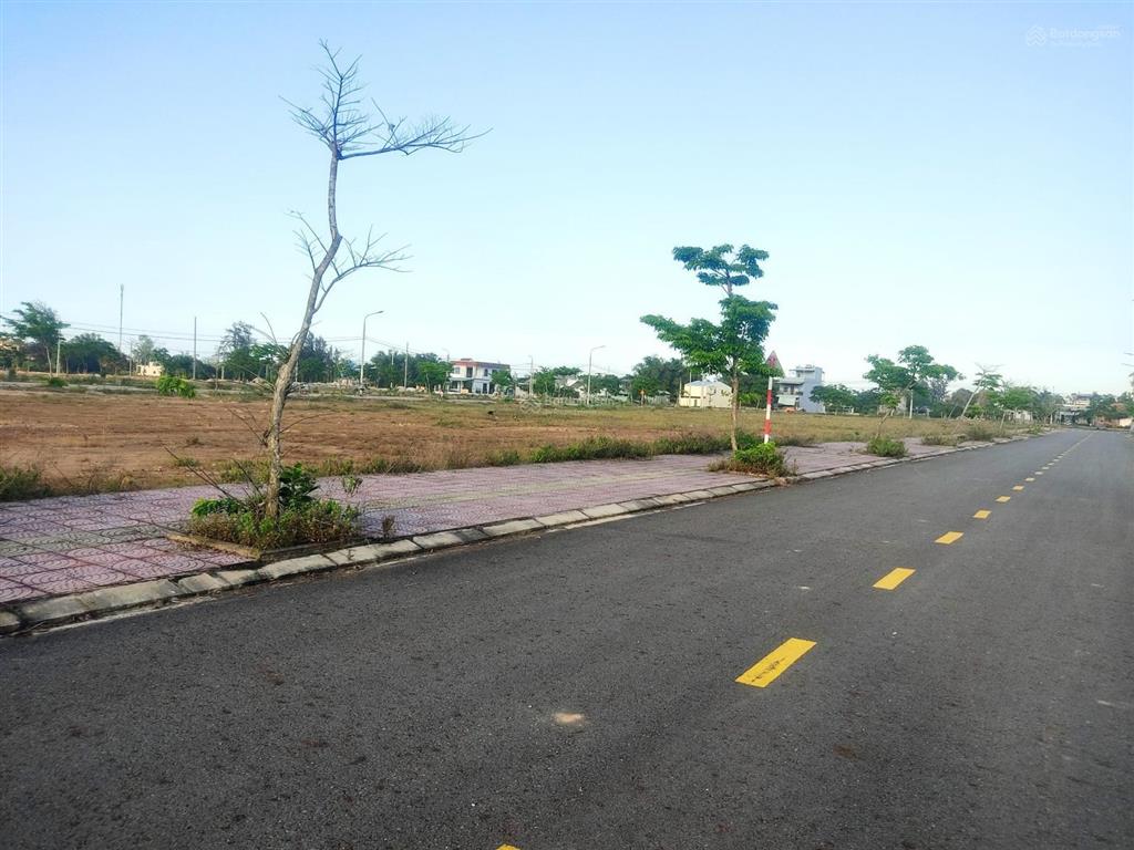 Chính chủ cần gửi bán đất đường 10m5 dự án cầu hưng lai nghithe riveria hội an giá chỉ 11.7 tr/m2