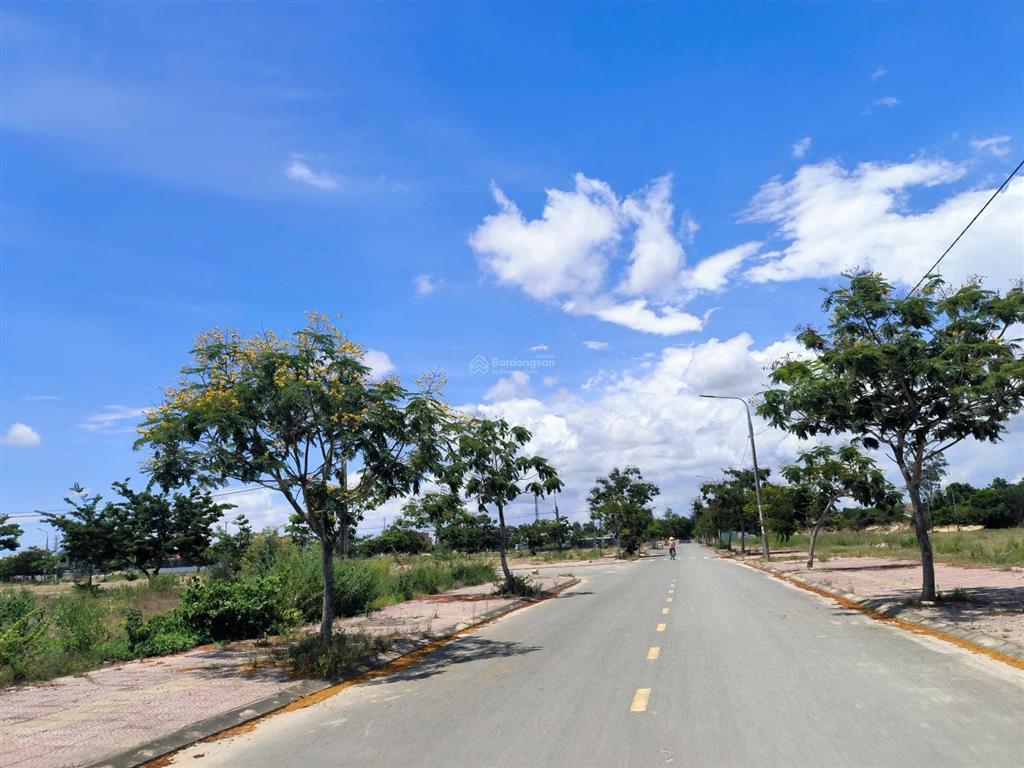 Chính chủ bán đất nền the riviera hội an complex dt 126m2 view công viên đường 7m5 giá 1.55 tỷ