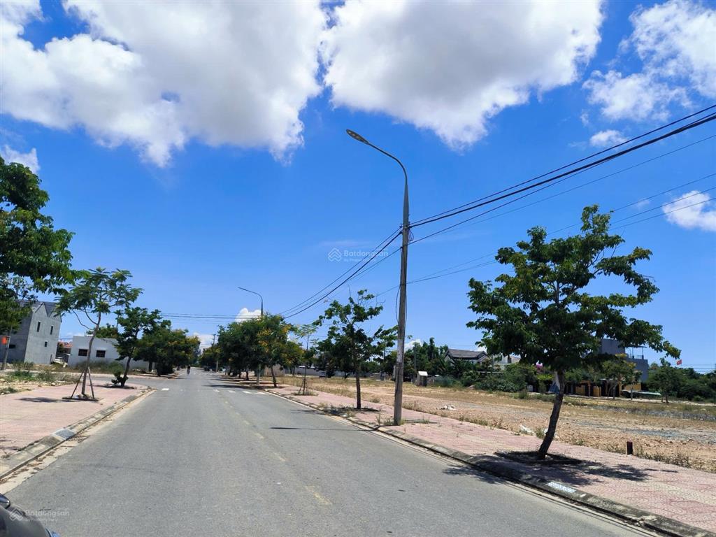 Chính chủ bán đất nền the riviera hội an complex dt 126m2 view công viên đường 7m5 giá 1.55 tỷ