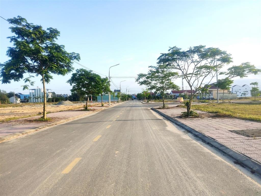 Chính chủ bán đất đường 10m5 dự án chợ lai nghi gd2 giá 11.5tr/m2 hướng nam diện tích 126m2