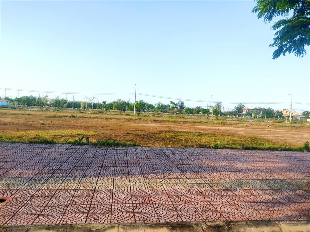 Chính chủ bán đất đường 10m5 dự án chợ lai nghi gd2 giá 11.5tr/m2 hướng nam diện tích 126m2