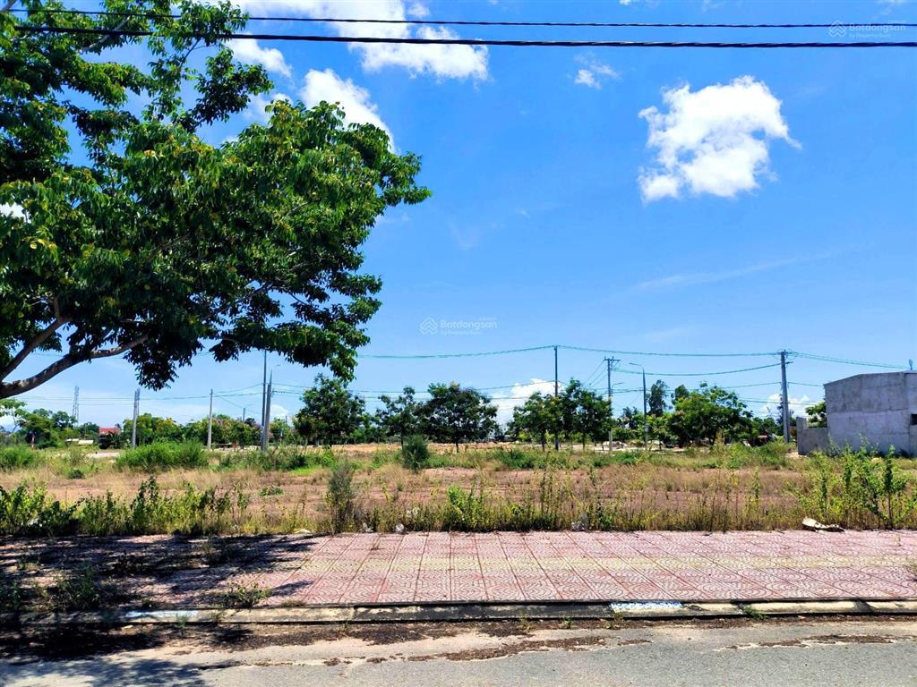 Chính chủ bán đất nền b3.21 đường 7m5 hướng đông dự án riveria hội an complex giá 1.9 tỷ dt 150m2