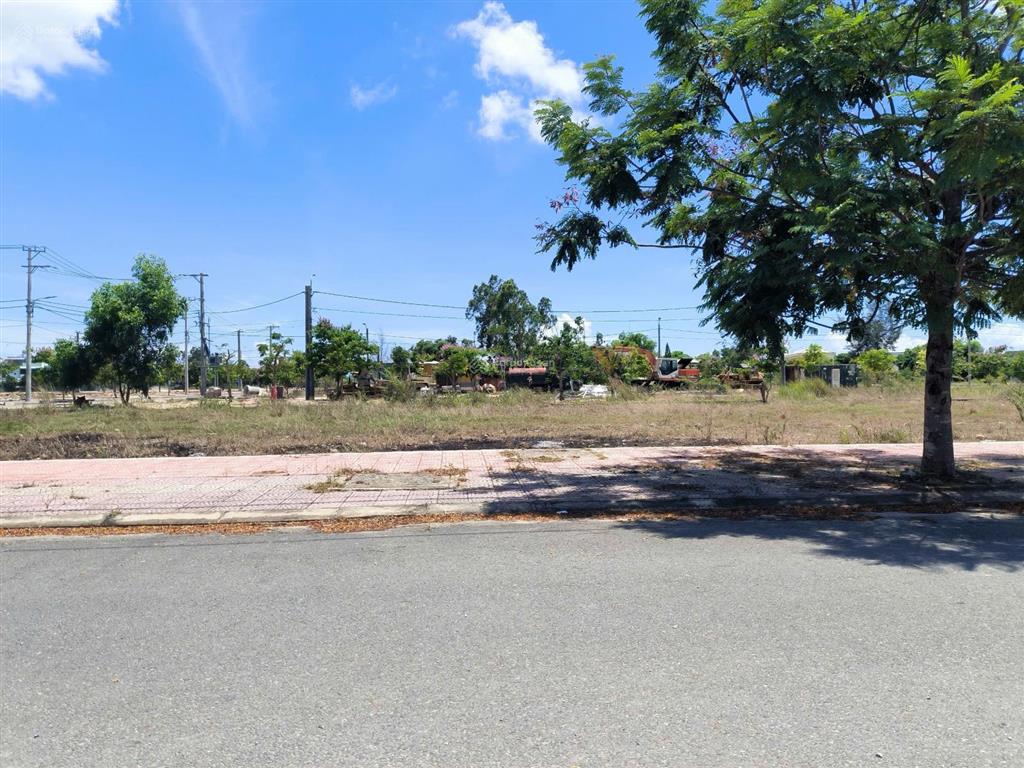 Bán đất nền dự án riviera hội an complex b2.31 dt 126m2 đường 7m5 giá 1.55 tỷ rẻ nhất dự án