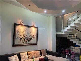 Nhà 2 tầng 8tỷ ngang 5m hxh đ. trịnh hoài đức, ngay chợ kiến thiết và sau lưng vincom lê văn việt