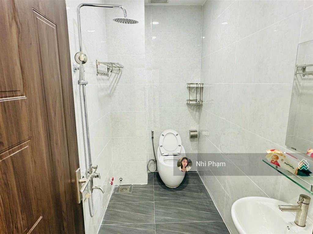 Duy nhất 1 căn nhà đẹp 3 tầng vào ở ngay trong phân khúc 9tỷ, đường thông ngay chợ 339 phước long b