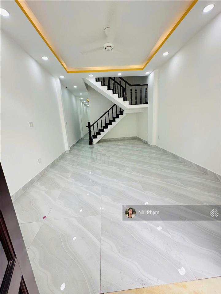 Duy nhất 1 căn nhà đẹp 3 tầng vào ở ngay trong phân khúc 9tỷ, đường thông ngay chợ 339 phước long b