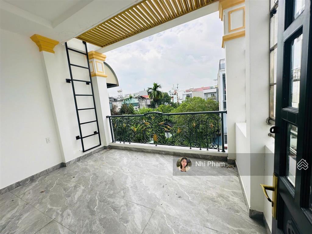 Duy nhất 1 căn nhà đẹp 3 tầng vào ở ngay trong phân khúc 9tỷ, đường thông ngay chợ 339 phước long b