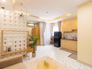 Căn hộ full nội thất cao cấp view landmark81, nhà thang máy, hầm xe, ngay ngã tư hàng xanh