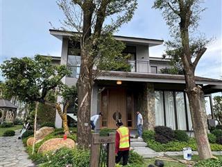 Dinh thự rẻ quạt độc bản. 560m2 đất nở hậu 38m. kết cấu nhà 1 hầm, 2 tầng, 1 tum. view hồ