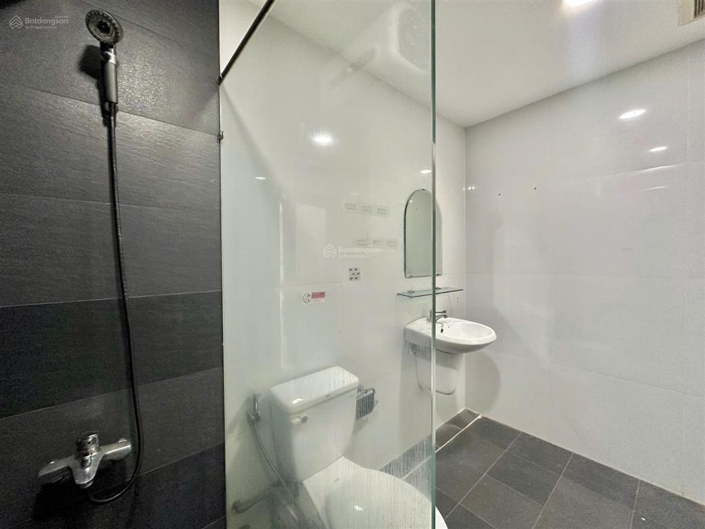 Cho thuê căn hộ 1pn tách bếp  rộng 35m2  đường nguyễn duy dương q5