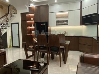 Bán nhà tại phố thợ nhuộm, 23,5 tỷ,46m2,3pn + 4wc+ 5tầng đẳng cấp víp nhất hoàn kiếm  vị trí hiếm