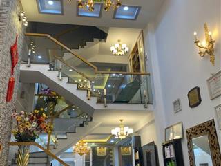 Nc bán nhà 3 tầng đẹp chủ xây rất tâm huyết ngay ngã 3 lò lu  lã xuân oai, quận 9.