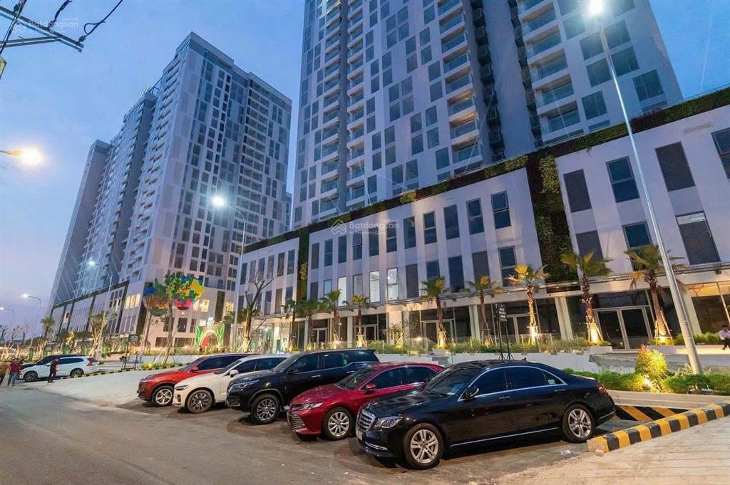 Cho thuê shophouse tại urban green, 12 triệu, 100m2, nhà phố thương mại kinh doanh 2000 cư dân