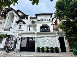 Bán biệt thự đẹp 216 nguyễn văn hưởng, thảo điền, quận 2  dt 10x20m, 200m2, 3 tầng  giá chỉ 69 tỷ