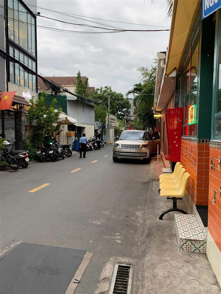 Bán nhà góc 2 mặt tiền ngô quang huy, thảo điền, quận 2  132m2  2 lầu  giá 400tr/m2