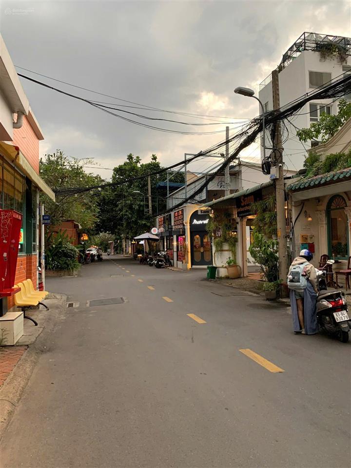 Bán nhà góc 2 mặt tiền ngô quang huy, thảo điền, quận 2  132m2  2 lầu  giá 400tr/m2