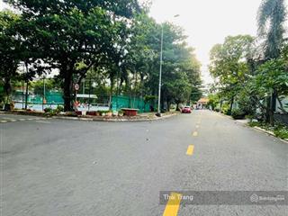 Khu đẳng cấp nhất phường thảo điền quận 2. dt 300m2 2 tầng kinh doanh siêu đỉnh