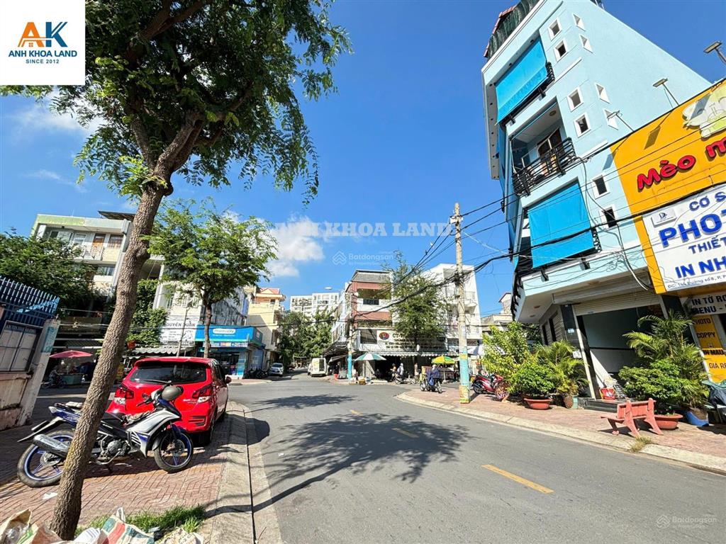 Bán đất mt tặng nhà cấp 4 lề đường 14m  gần global city  dt 87.2m2, sd 104 m2  giá 8tỷ7