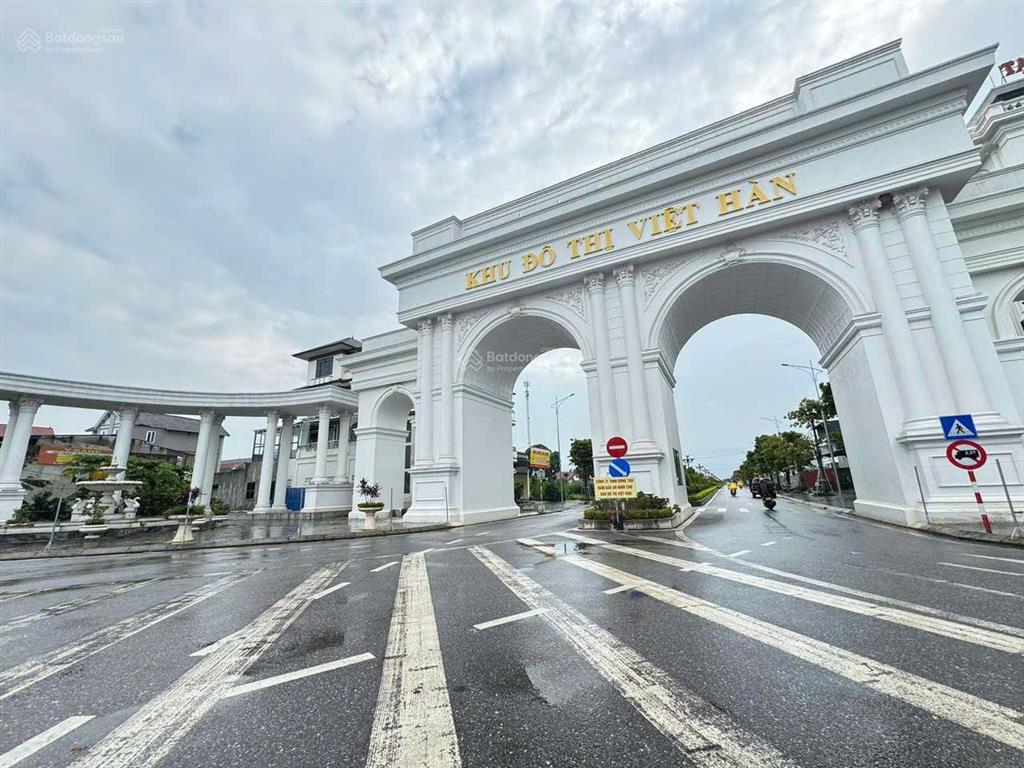 Bán lk40 việt hàn giá chỉ 17 triệu/m2, lô đẹp, sát công viên đài phun nước