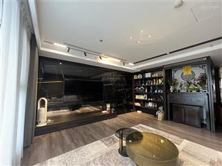 Chính chủ cần bán gấp căn 2 ngủ tòa a mipec, ban công đông nam, tặng full đồ, giá 6,9 tỷ