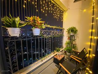 Chính chủ cần bán gấp căn 2 ngủ tòa golden park, ban công đông nam, tặng full đồ, giá 7 tỷ