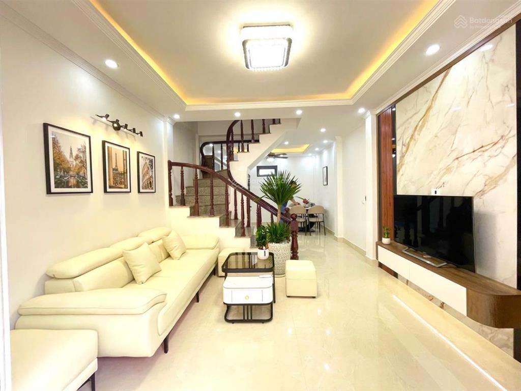 Nhà đẹp khương đình, nội thất đẹp, 5 tầng chắc chắn, ngõ rộng hơn 2m, ra phố chỉ vài bước đi bộ