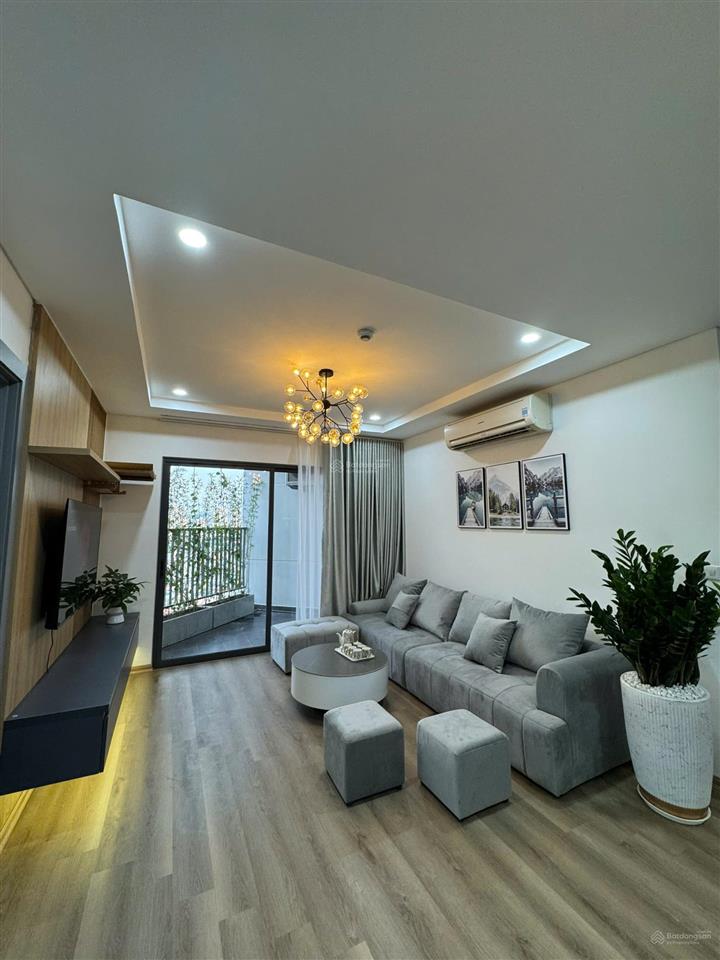Chính chủ bán gấp căn góc 3 ngủ golden park, cầu giấy, dt 96m2, giá 8,6 tỷ, sẵn sổ full đồ