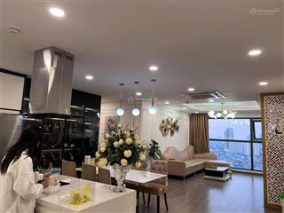 Chính chủ cần bán gấp căn 3 ngủ flc cầu giấy giá tốt, dt 110 m2, giá 10 tỷ, sẵn sổ full nội thất