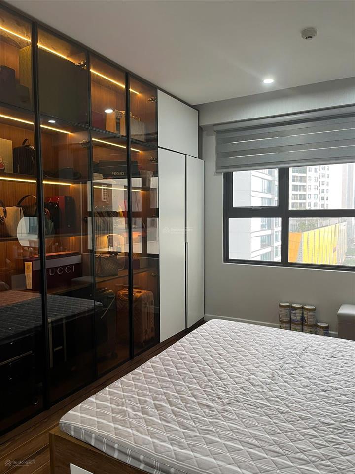 Cần bán gấp căn 3 ngủ tại vinhomes d'capitale, 119 trần duy hưng dt 85 m2, giá 9,5 tỷ full nội thất