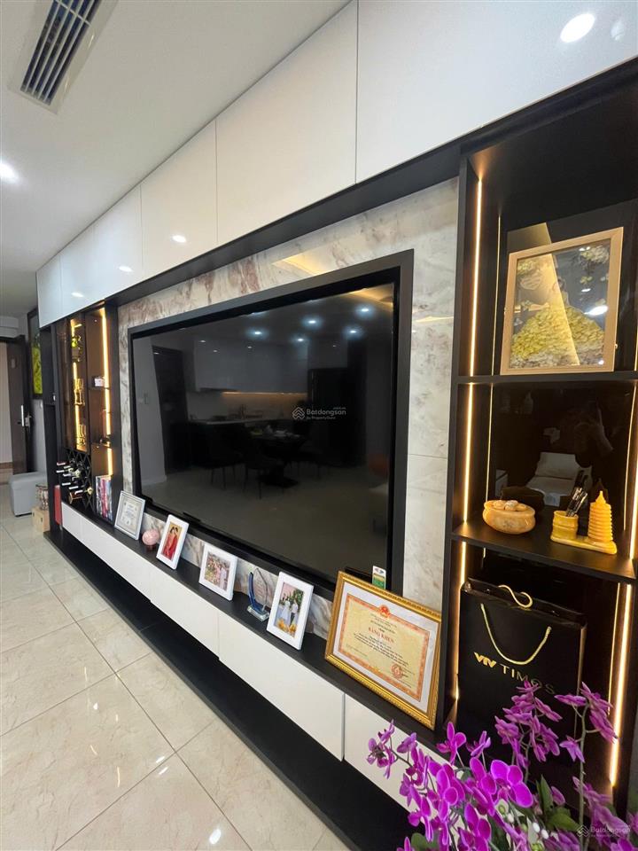 Cần bán gấp căn 3 ngủ tại vinhomes d'capitale, 119 trần duy hưng dt 85 m2, giá 9,5 tỷ full nội thất