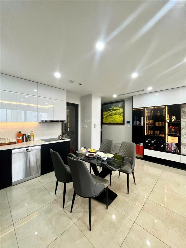 Cần bán gấp căn 3 ngủ tại vinhomes d'capitale, 119 trần duy hưng dt 85 m2, giá 9,5 tỷ full nội thất