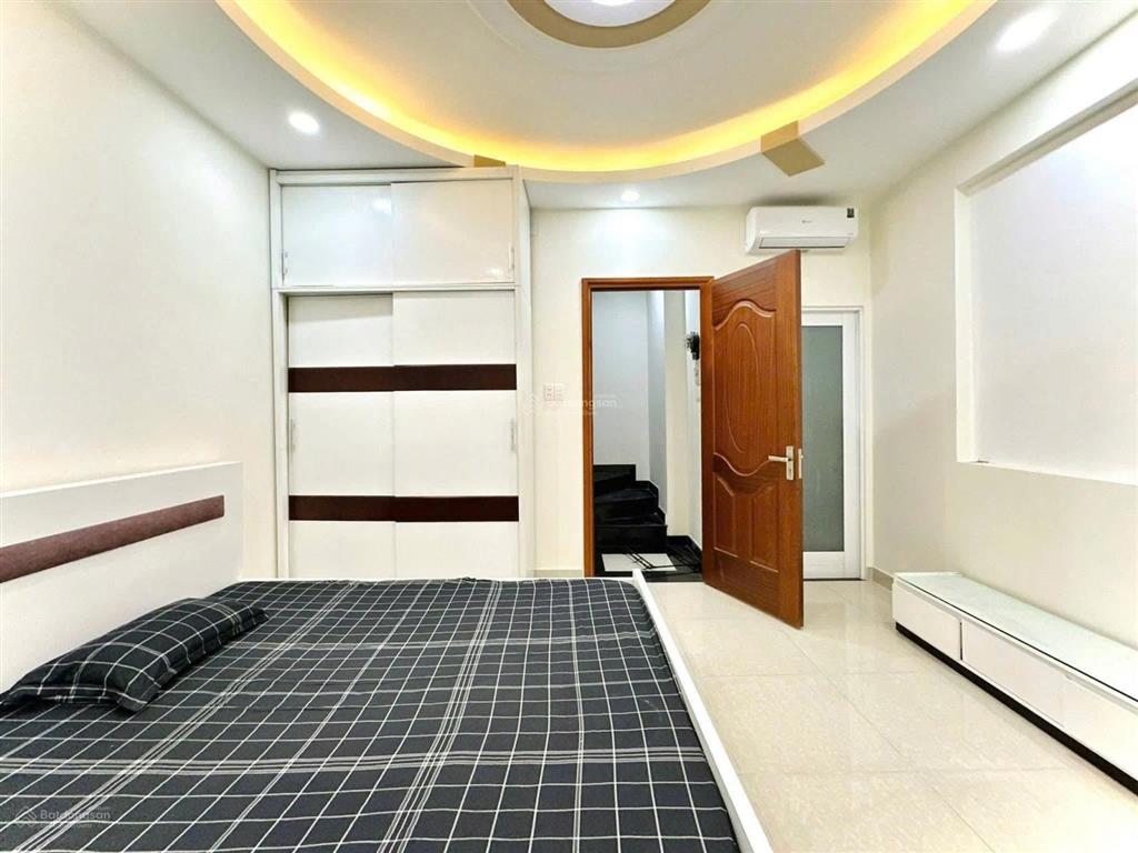 Bán gấp nhà 4 tầng 10 phòng. 4,5x20m. hđt 50tr/tháng. đường nhựa 8m sát mặt tiền sư vạn hạnh