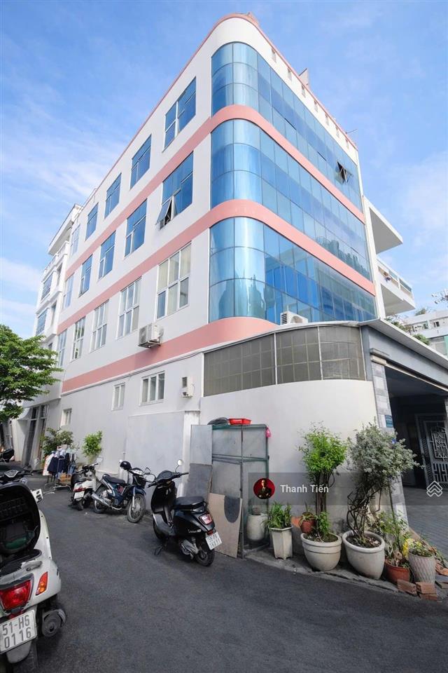 Căn góc 8x18m 4 tầng 18 phòng. dòng tiền 120tr/tháng. đường nhựa 8m sát mặt tiền khu bàu cát