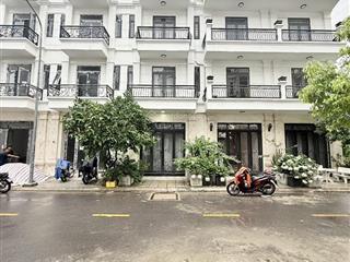 Villa 4 tầng có thang máy đường võ thị liễu, phường an phú đông, q12, dt 110m2 (13,5mx10m) giá 16tỷ