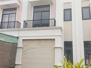 Bán căn nhà giá rẻ khu đẳng cấp bella villa đức hòa long an 2,45 tỷ.  0832 369 ***